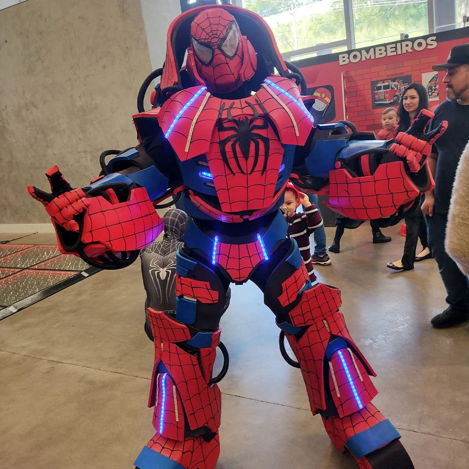 Robô de Led alegrando a festa em Osasco Robô de Led alegrando a festa em Osasco