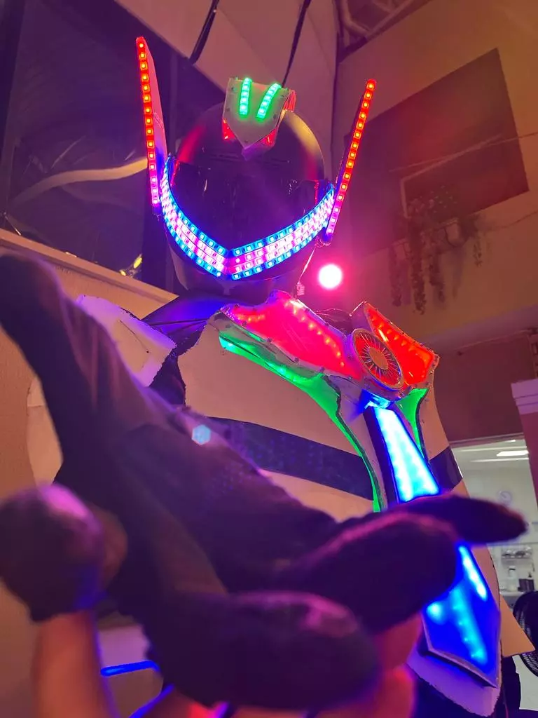 contratar megatron de led dancarino